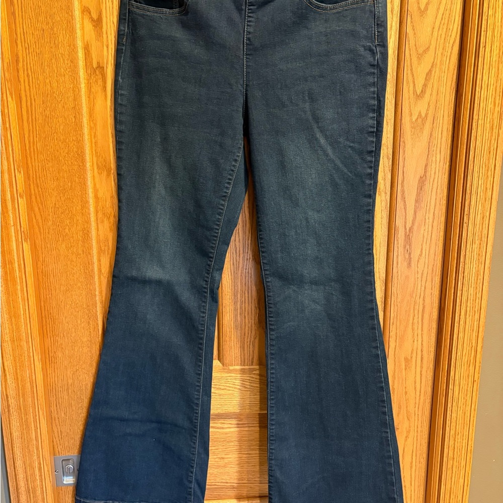 Pulling Sofia Vergara Flare jeans